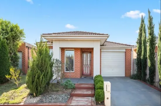 Modern & Low-Maintenance Living in a Prime Tarneit Location  Walk to ICOM, Mosque & Parks