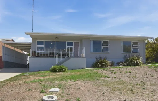Spacious 836m² Allotment, Park across the road, Sea and City views, fantastic Location