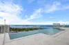 La Isla Broadwater