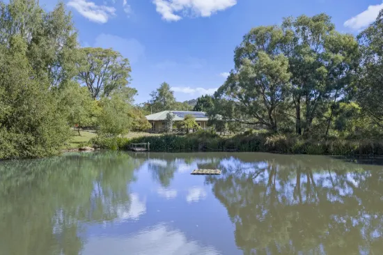 7.8 Acres, Multiple Dwellings & Endless Potential