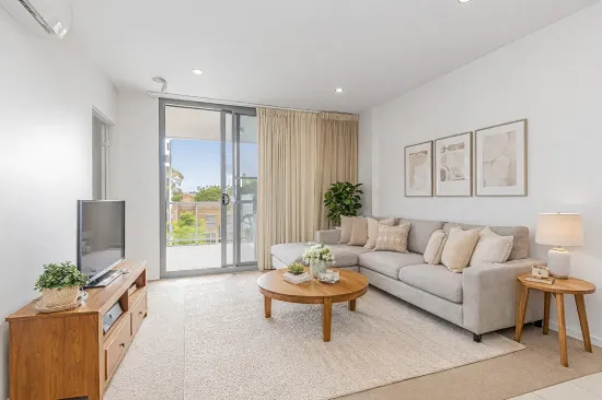City Living  - Fabulous Opportunity
