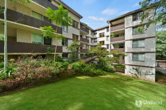 Ready to move in |  Full Brick Excellence | Dual Balcony | Walk to Rail 