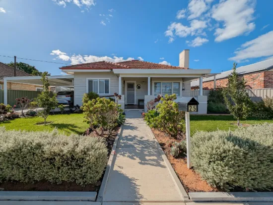 Flexible Family Home on 1200m² with Superb Outdoor Living