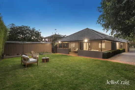 Contemporary Family Luxury With An Entertaining Vibe