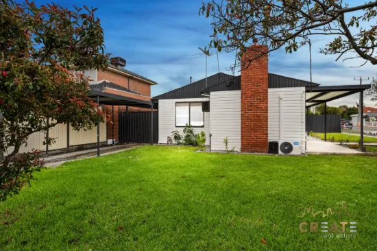 MODERN, LIGHT FILLED & READY TO MOVE IN