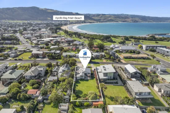 A LIGHT FILLED COASTAL HAVEN IN THE HEART OF APOLLO BAY
