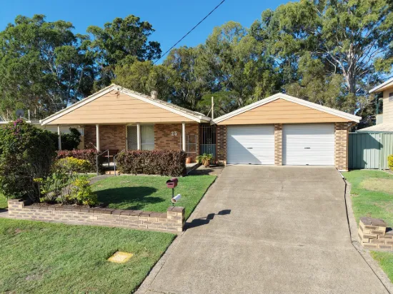 Retro Charm in Central Bongaree