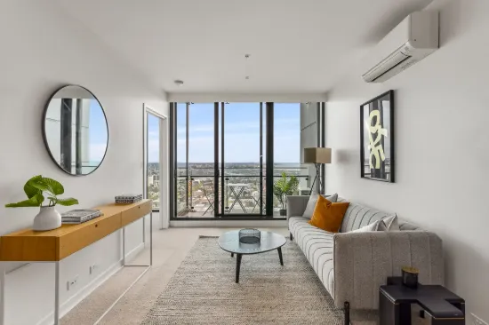 Elevated on Level 25 with Panoramic Bay & Park Views