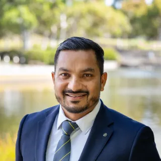 Vinny Singh - Real Estate Agent