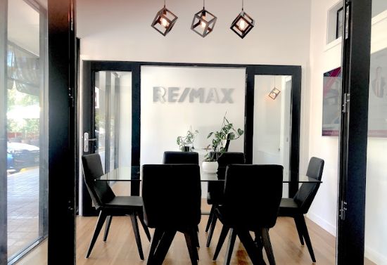  RE/MAX Elevate - Tarragindi - Real Estate Agency