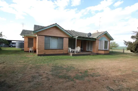 PEACEFUL RURAL LIVING ON 2.5 Acres - JUST MINUTES FROM ROCHESTER