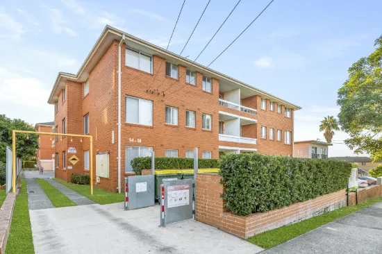 Combining stunning open plan living, modern interiors & a lock up garage