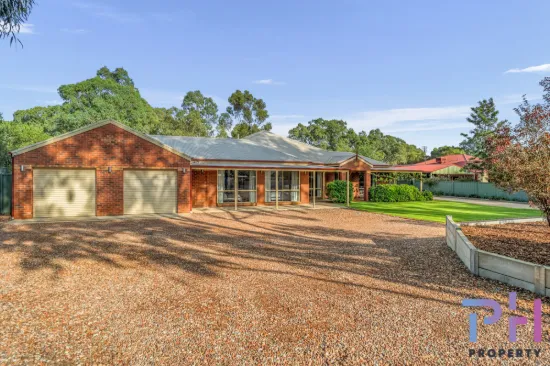 THE COMPLETE FAMILY PACKAGE ON ONE ACRE OF SPACE