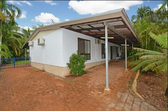Spacious Home With Pool Only Minutes From Palmerston City