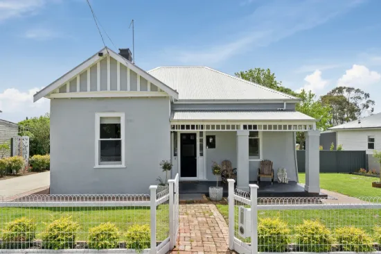 Charming Cottage Retreat