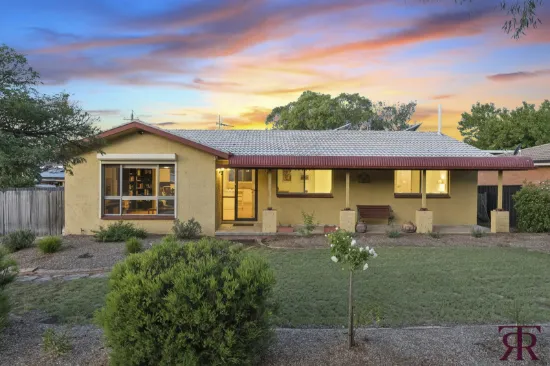 Golf Course Outlooks with Country Cottage Charm