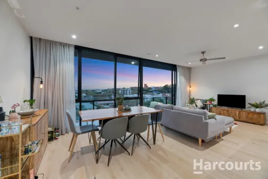 180 Degree Sweeping Skyline Views in Chermside