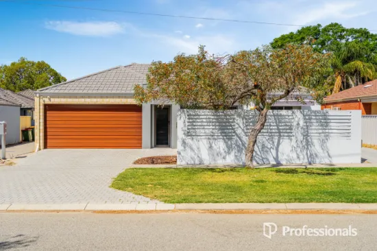 COMFORTABLE LIVING IN A PRIVATE STREET FRONT VILLA