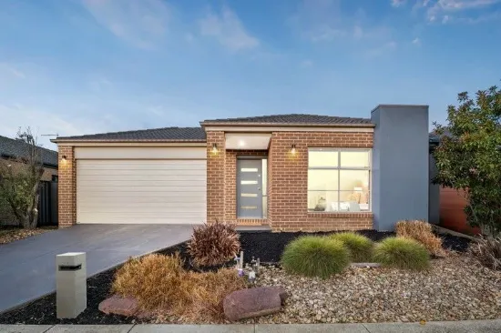 STYLISH SIMPLICITY IN A PRIME FAMILY SETTING - PRESTIGIOUS SELANDRA RISE LOCALE!