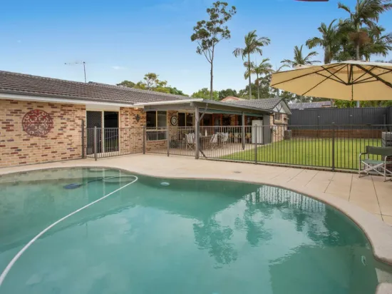 MODERN FAMILY HOME IN THE HEART OF SPRINGFIELD!