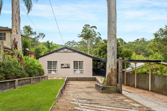 Relaxed Living with a Spacious Grassed Backyard