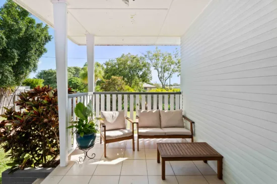 Coastal Cottage Charm with Endless Potential