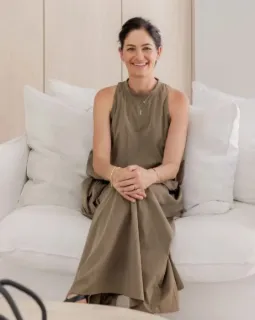 Sophie Carter - Real Estate Agent