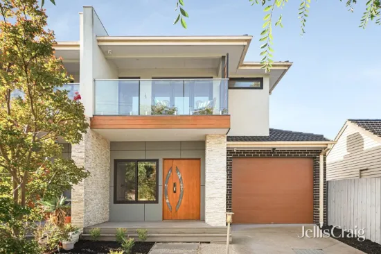 Modern Family Comfort in a Prestigious Setting