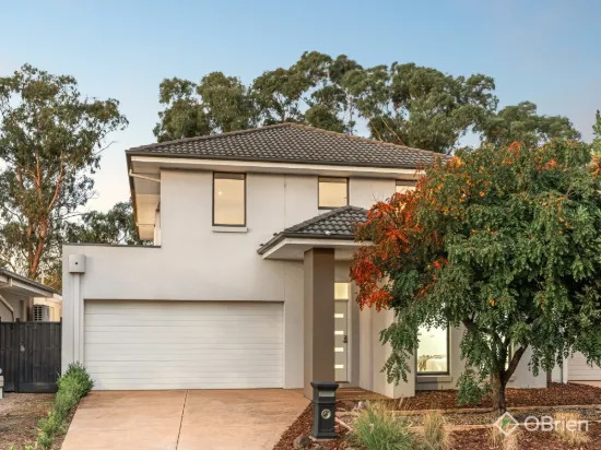 Contemporary Sandhurst Living at Full Scale
