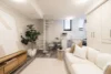 Charming apartment in a converted Art Deco block of supreme convenience