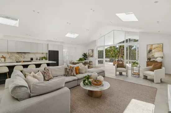 Renovated family entertainer on 2770 sqm of north facing land with bush outlooks & future potential.