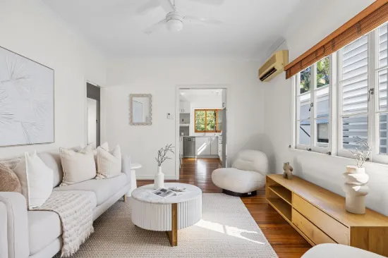 Charming Entertainer with Space, Privacy & Endless Potential