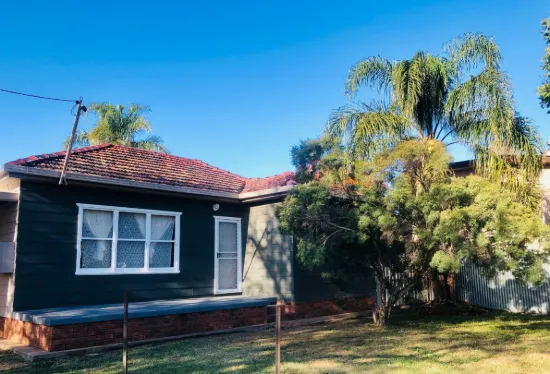 🏡 Fresh Opportunity in the Heart of Warren!