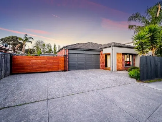 5 BEDROOM ENTERTAINER IN A SERENE SETTING - GATED SIDE ACCESS WITH REAR SHEDDING!