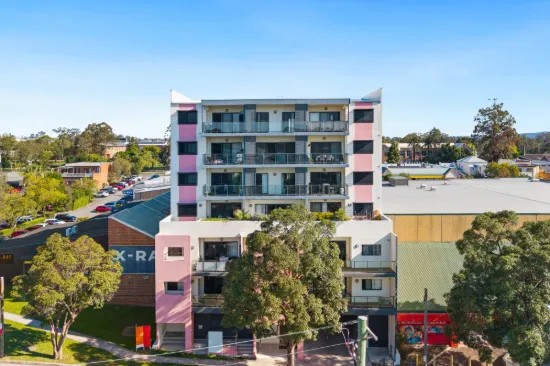 Spacious Ground Floor Living with Dual Courtyards