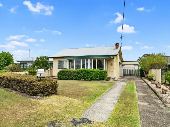 Inviting & Affordable Three Bedroom Home on Generous 815sqm in Taree West