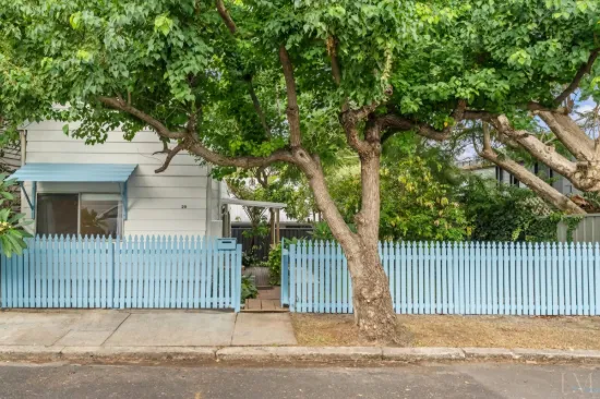 A Tighes Hill Treasure with a Garden Escape
