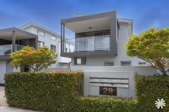 SECURE LIVING IN MODERN UPSTAIRS APARTMENT