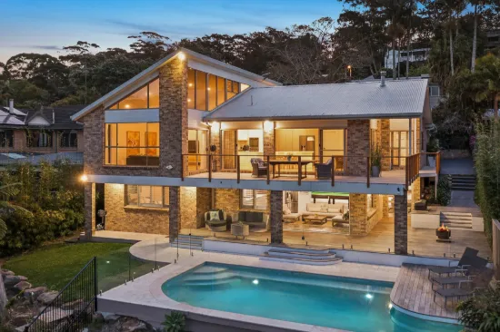 Absolute lakefront luxury in Avoca Beach