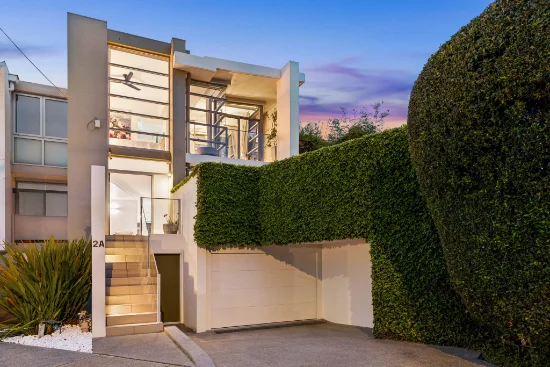Architectural Oasis with Parklands at the Doorstep 