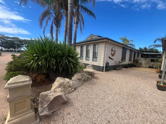 Family Living with the WOW Factor