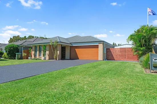 A BEAUTIFUL FAMILY HOME, WITH THE SHED  !