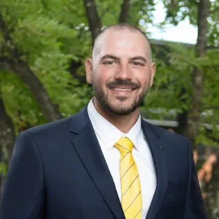 Andre Papanicolaou - Real Estate Agent