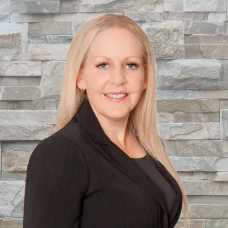 Leah Papworth - Real Estate Agent