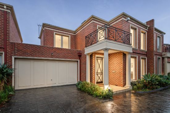 Comfortable Family Living in a Prime Templestowe Setting