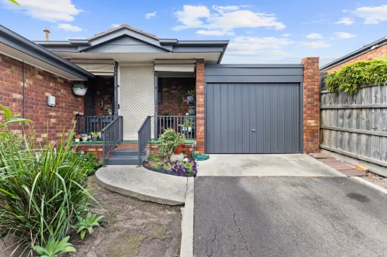 Peaceful Unit Living – Just Moments from the Heart of Town!