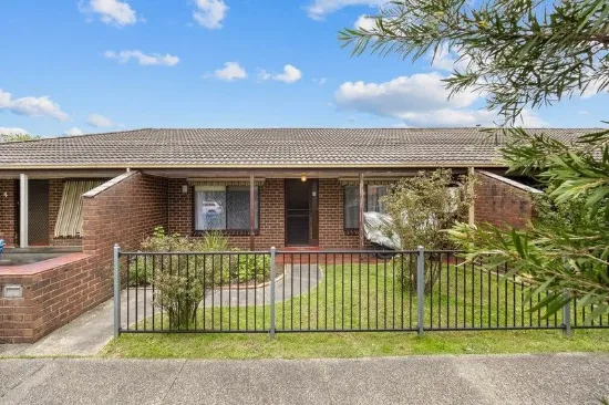 WHEN AFFORDABILITY & LOCATION COUNT - CLOSE TO EVERYTHING THAT CRANBOURNE HAS TO OFFER!