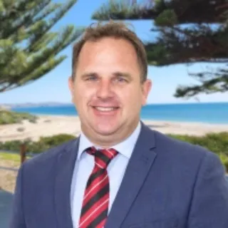 Luke Hutt - Real Estate Agent