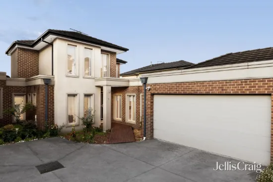 Dual Living Zones, Enviable Entertainer