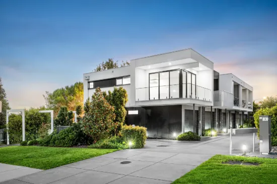 Modern Townhouse Living with Balcony Entertaining